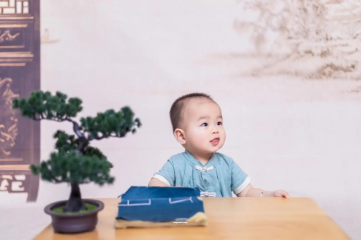 林芝宝宝喊肚子疼怎么回事